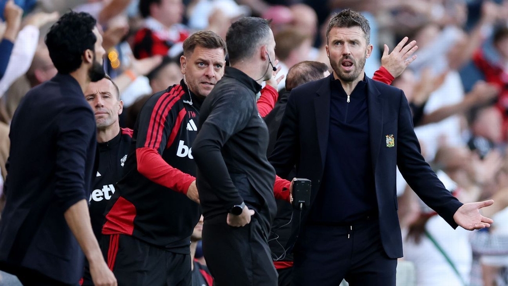 img of Carrick has an impossible job at Man United after transfer failures