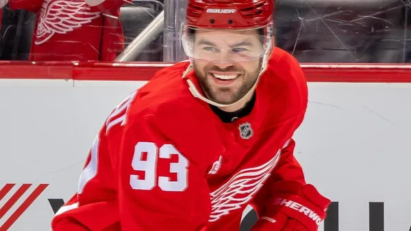 img of DeBrincat signs 7-year, $91M extension with Red Wings