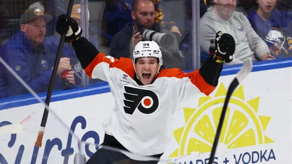 img of Flyers' Knuble nets first 2 goals as dad watches