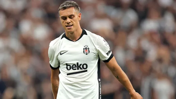 img of Leandro Trossard slapped in face in Besiktas loss