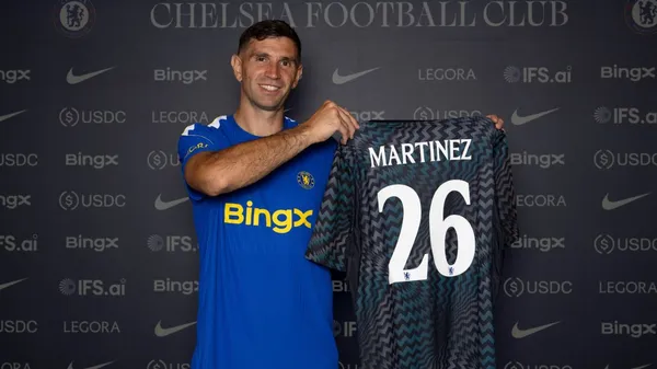img of Men's transfer grades: Chelsea get A for Martรญnez
