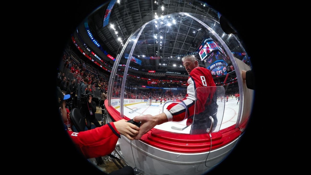 img of Ovechkin's final home opener in D.C. a 'cool' family...