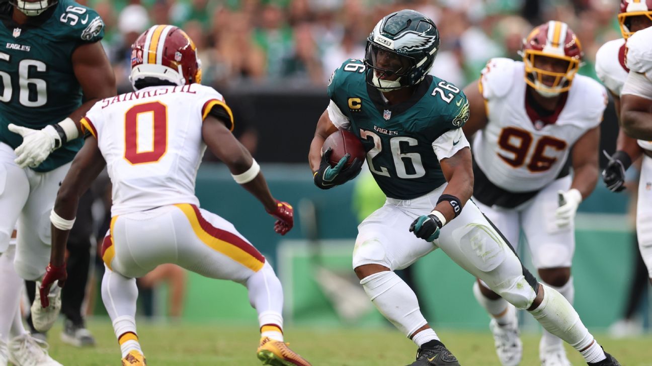 Sources: Eagles RB Barkley expected to practice, in...