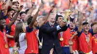 Spain's World Cup Heroes Received One of Soccer's Most Unusual...
