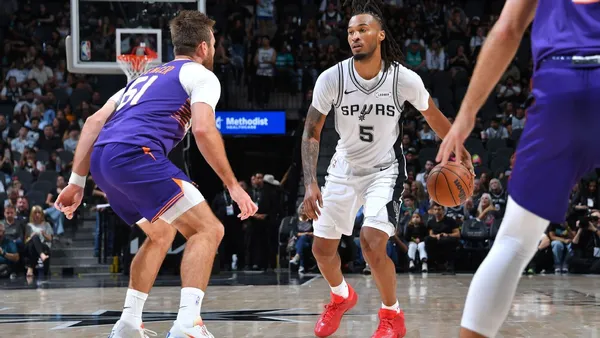 img of Spurs debut three-guard lineup of Fox, Harper, Castle...