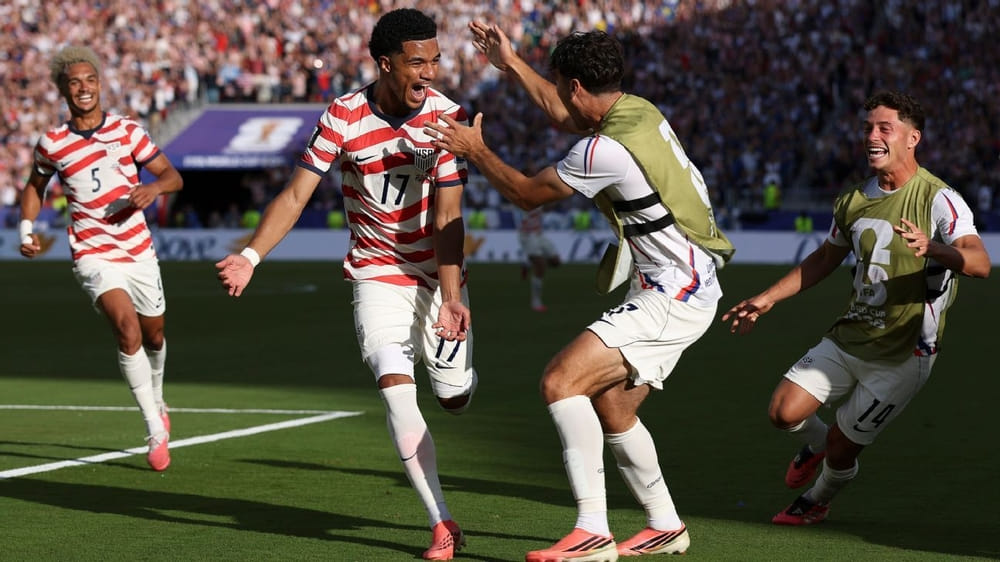 img of USMNT beats Bosnia for 1st WC KO win since '02